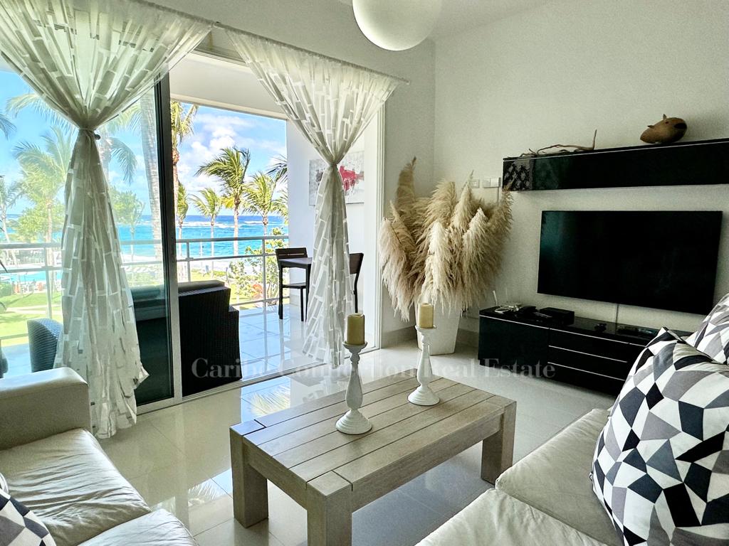 Magnificent 1 Bedroom Apartment with Panoramic Sea Views and Beach Access